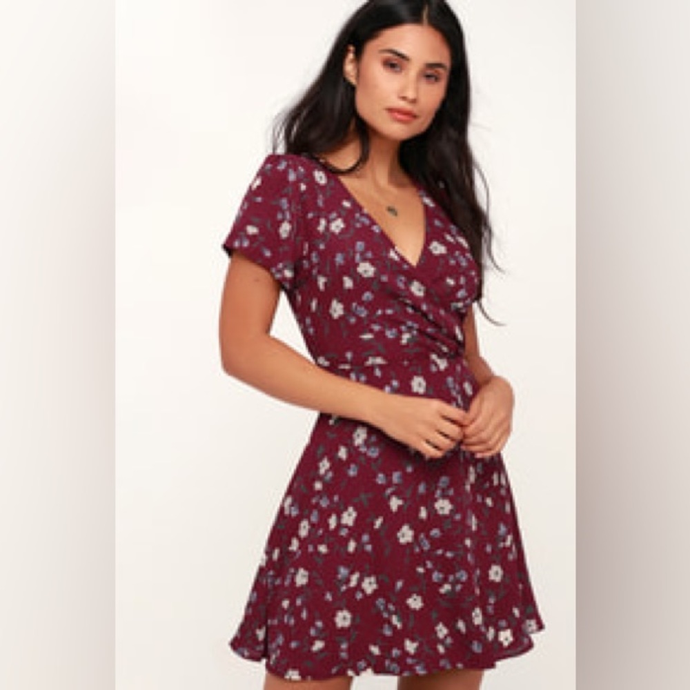 Lulu’s Dolly Burgundy Floral Print Dress, Size S